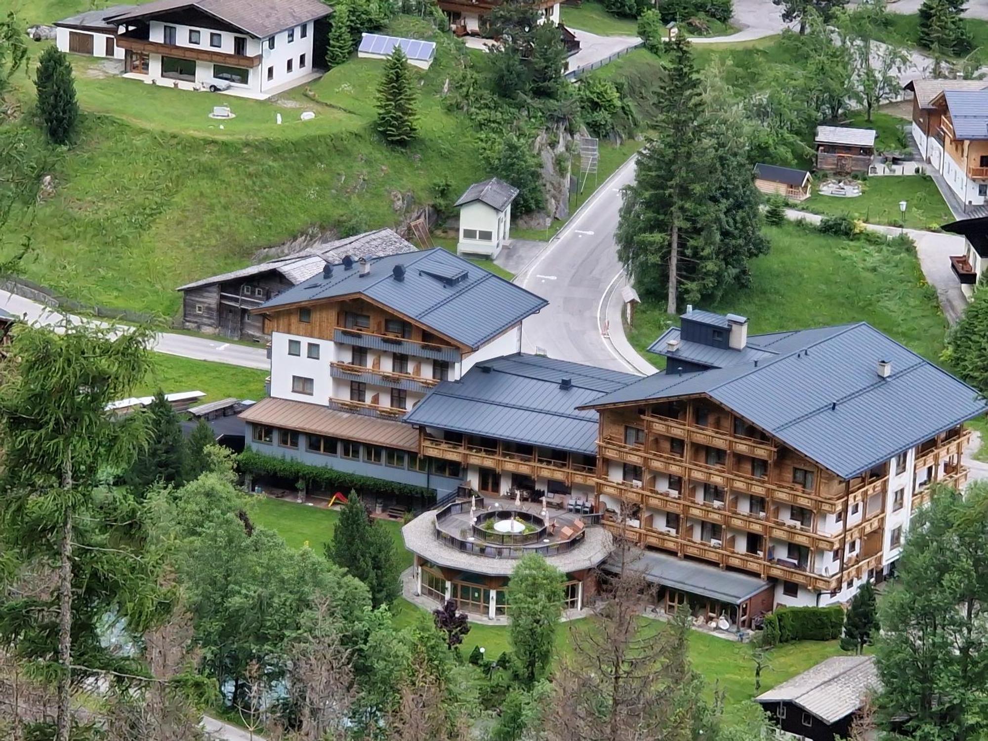 Hotel Kaerntnerhof Heiligenblut Esterno foto