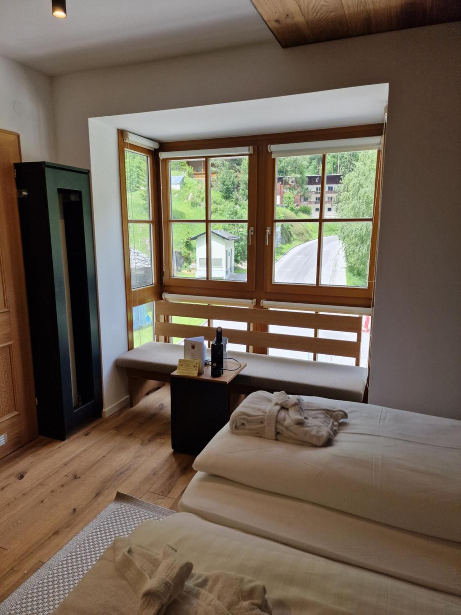 Hotel Kaerntnerhof Heiligenblut Esterno foto