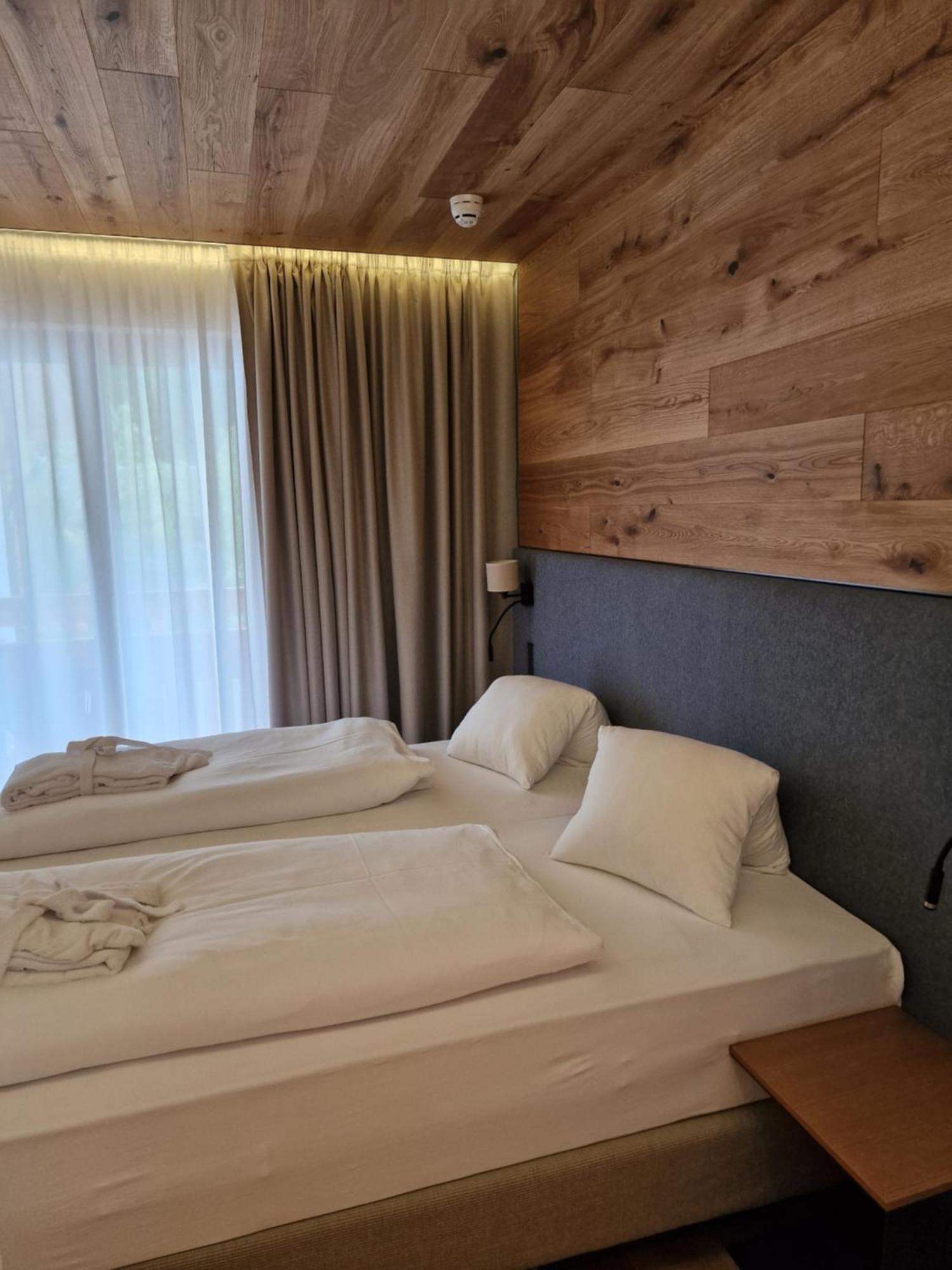 Hotel Kaerntnerhof Heiligenblut Esterno foto
