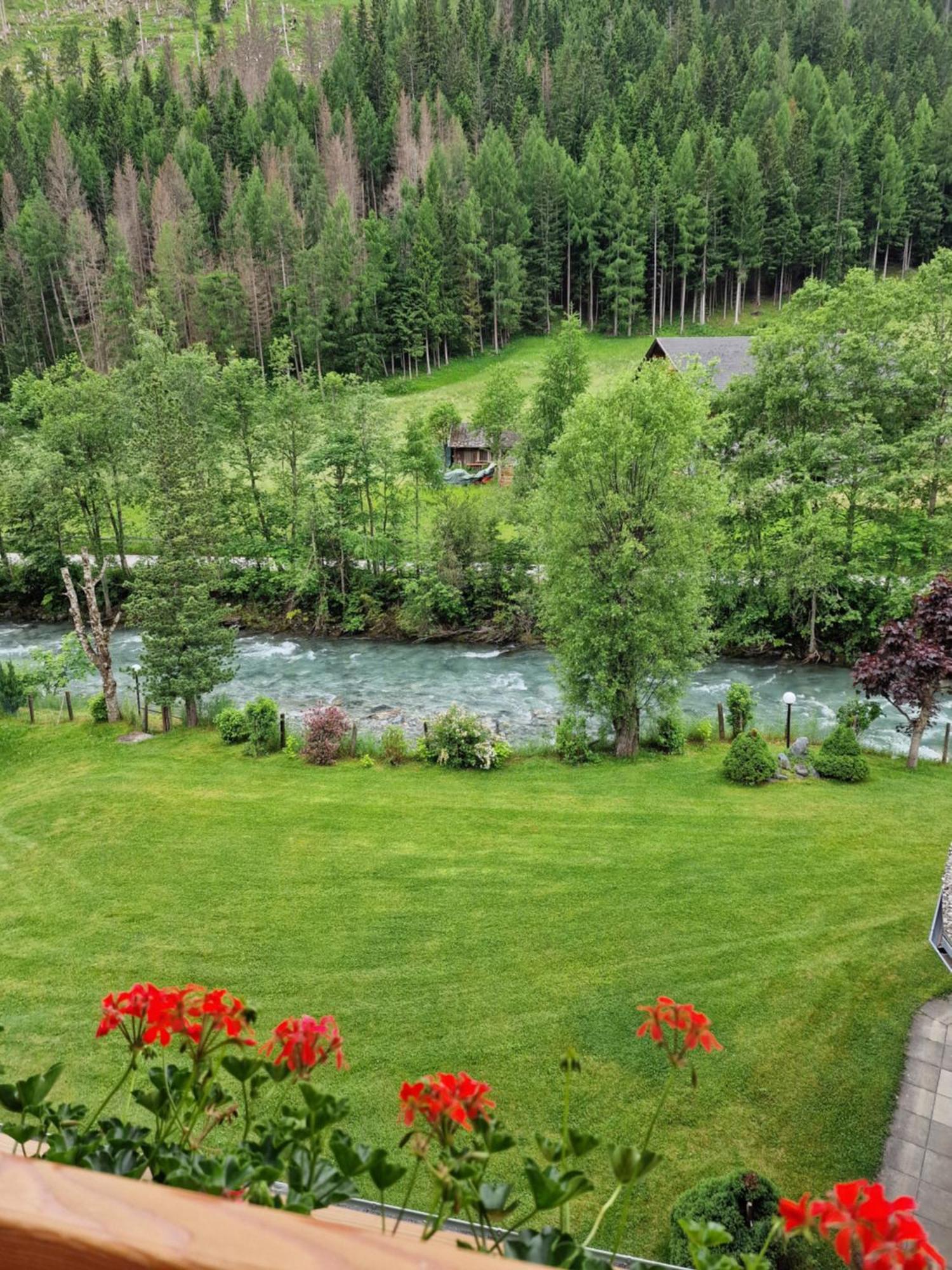 Hotel Kaerntnerhof Heiligenblut Esterno foto