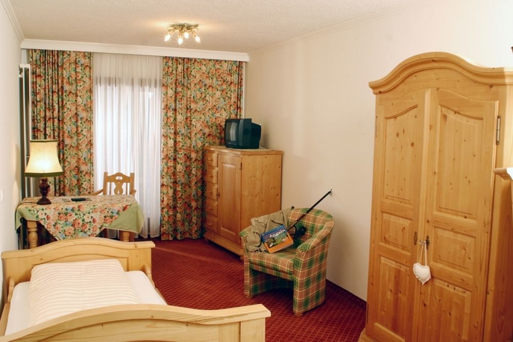 Hotel Kaerntnerhof Heiligenblut Esterno foto